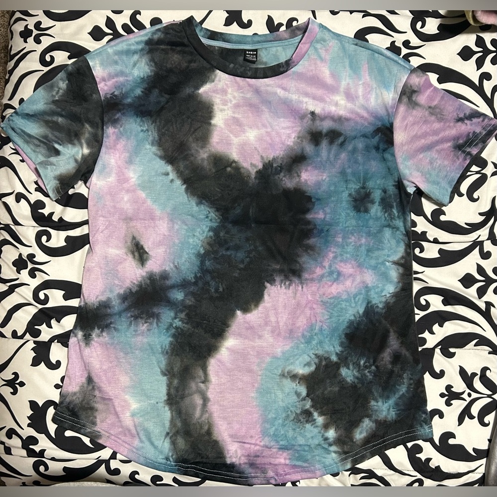 Shein Tie-Dye short sleeve shirt- purple black and blue- size l - Picture 2 of 9